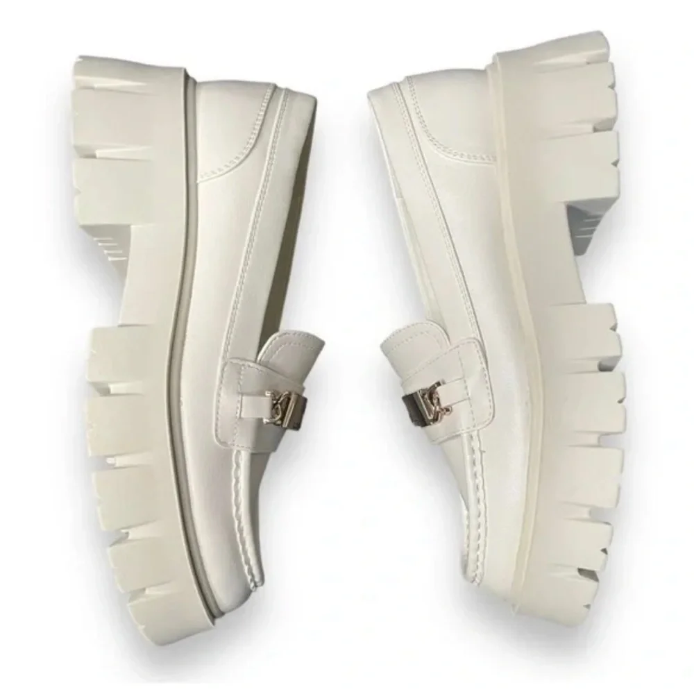 Guess GBG Los Angeles Chunky Loafers Lug Sole Gold Logo size 7
